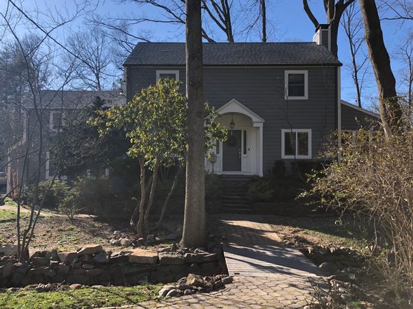 Beautiful Classic New England House in NYC Suburb