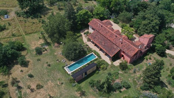 "Le Galet" du Chant du Buc, gite**** cocoon et piscine naturelle au milieu d'un parc.