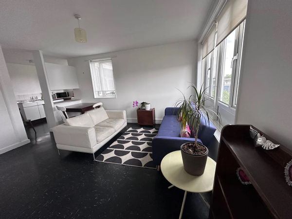 Hettie and Monica’s Central London flat