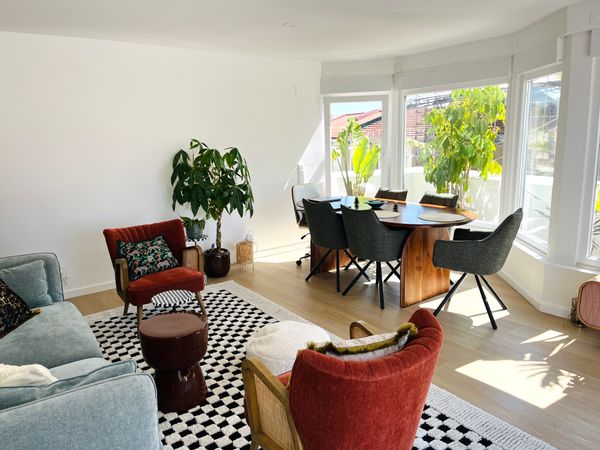 Spacious, sunny Lisbon apartment with terrace and view