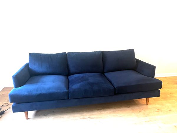 Spacious 1-Bedroom Apartment Near Manhattan with Nature Trails