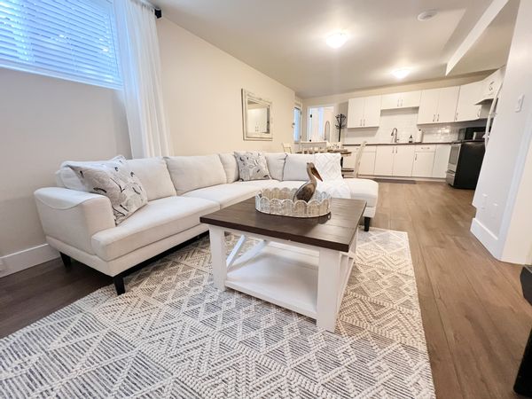 CLEAN AND SPACIOUS 2 BEDROOM EXECUTIVE SUITE, FULLY EQUIPPED FOR YOUR ULTIMATE COMFORT