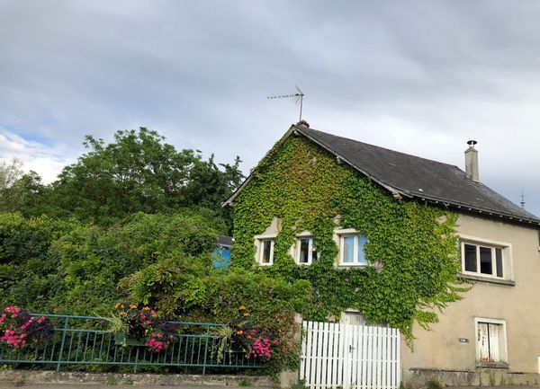 La maison de Patrick 7 rue de la poste 49350 Gennes Val -De- Loire France