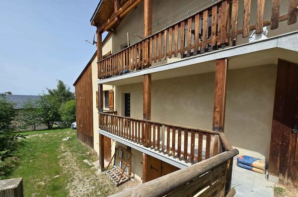 Appartement 3 chambres au cœur d'odeillo à 100 mètres de la mairie de Font Romeu et du four solaire.