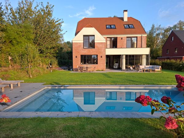 Charming villa with garden and views!