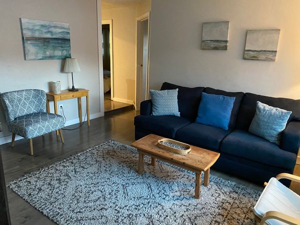 Sweet downtown Talent 2 BR duplex