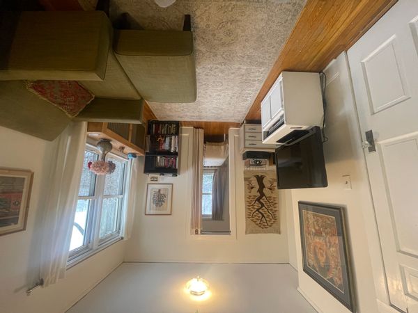 Private mini suite in historic Victorian house with sitting room, double bed, shared bath, near NYC