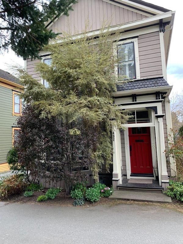 dan's house
