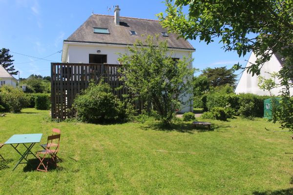 Large family home in Groix