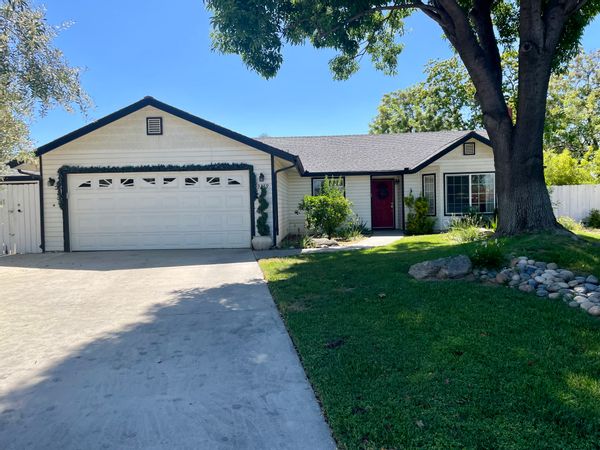 Evelyne's house in Central California. Visalia is a gateway to the Sequoia National Park.