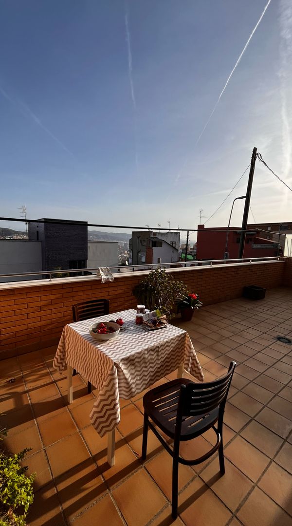 Maisonette apartment in Barcelona with Mountain View
