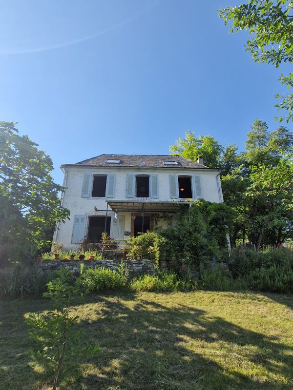 Yves et Audes hus