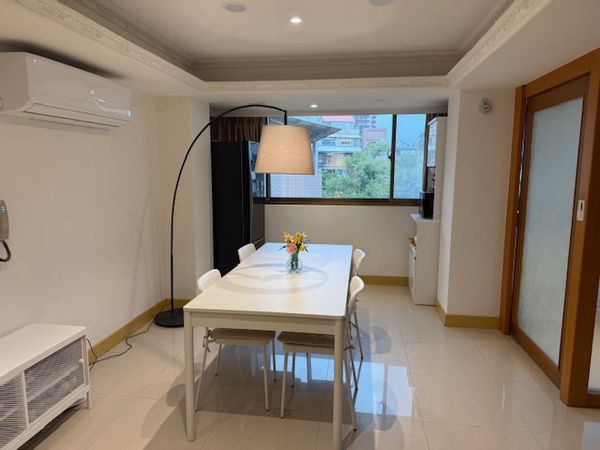 Apartment near Da'an Park.