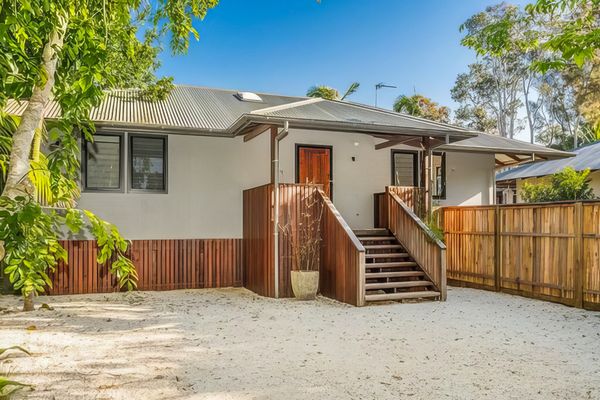 Byron Bay beach home ("Pacifica")