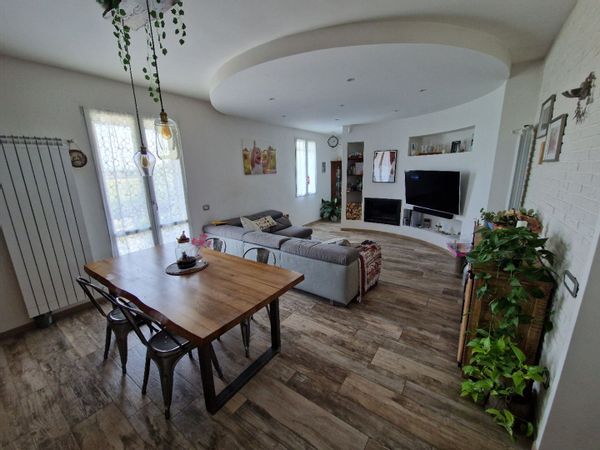 Luca and Mari's Country House