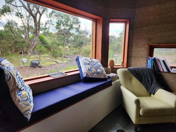 Cozy Passive Solar Hempcrete in the Bush