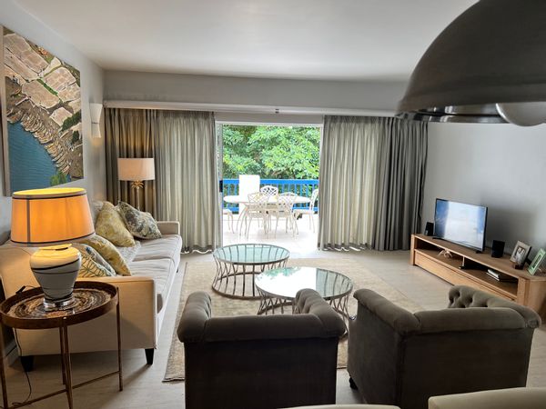 huis van Simone Falconer