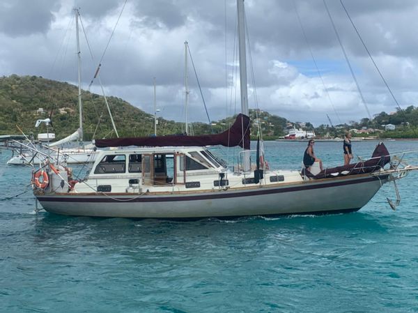 PATTO & JULIE SAILING YACHT