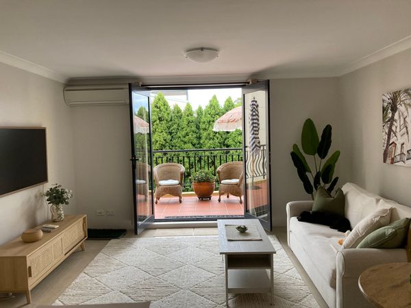 1 bedroom terrace apartment close to city centre