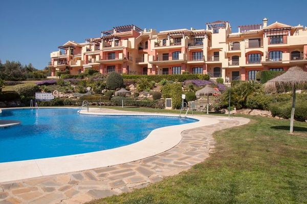 Apartment with garden and pool on the beutiful coast of Malaga