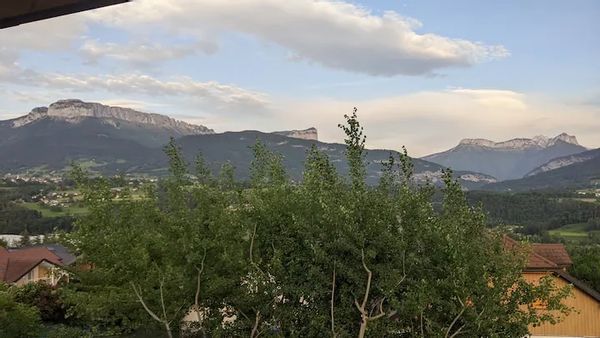 Notre maison familiale individuelle avec vue sur les montagnes au calme !
