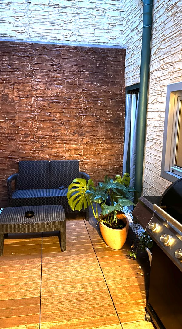 House with BBQ, Beach, City and Mountain. Workspace, plants, patio to Relax & inspire.