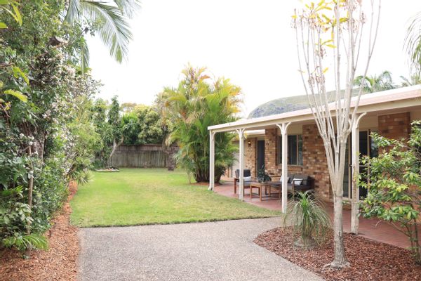 Beach Holiday Home - 200m from beach