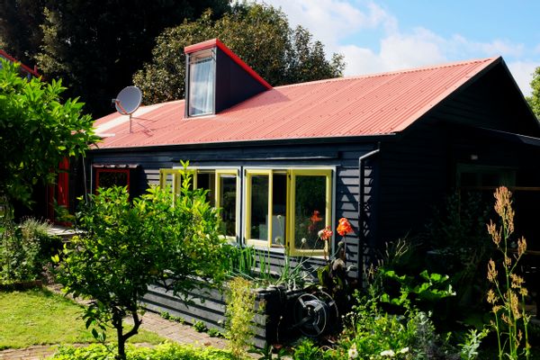 Garden Studio in the Heart of Nelson