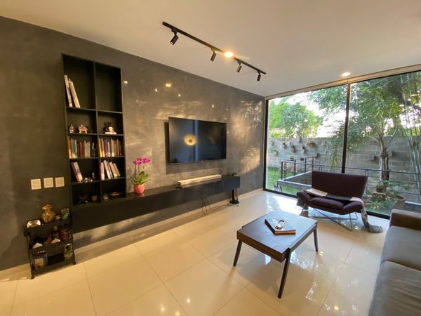Alejandro's private room