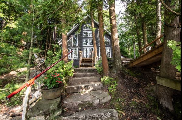 All Season Cottage on Lake Muskoka in Cottage Country