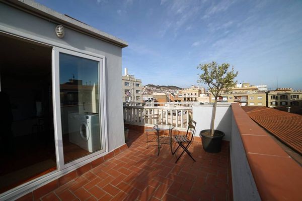 Stylish 1-bedroom apartment with terrace in Gràcia