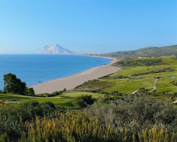 Walk to the beach and pool in Andalusia
