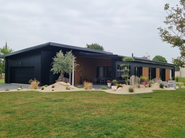 Notre maison moderne ouverte sur le jardin