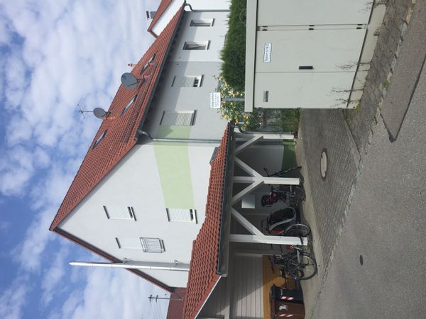 Nous parlons francais, ci vous etes interessez en notre maison, nous allons envoyer un traduction. Merci.