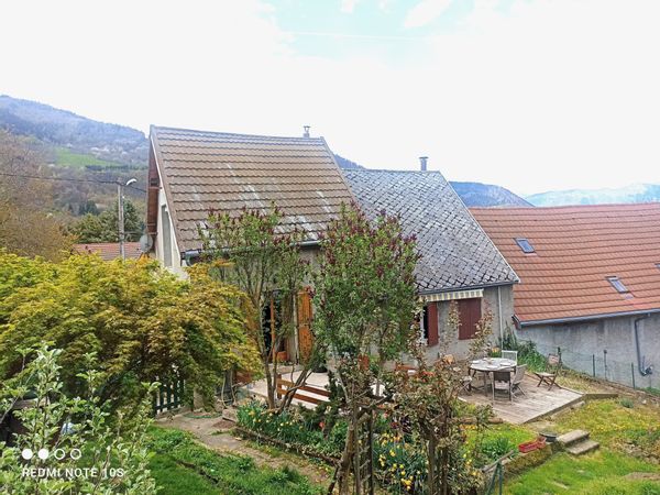 Maison familiale entre lacs et montagnes