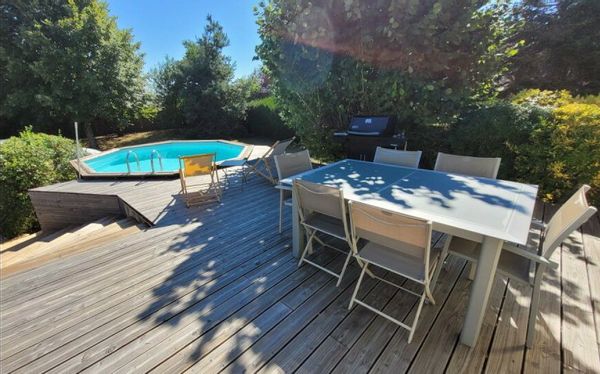 Grande maison au calme avec piscine