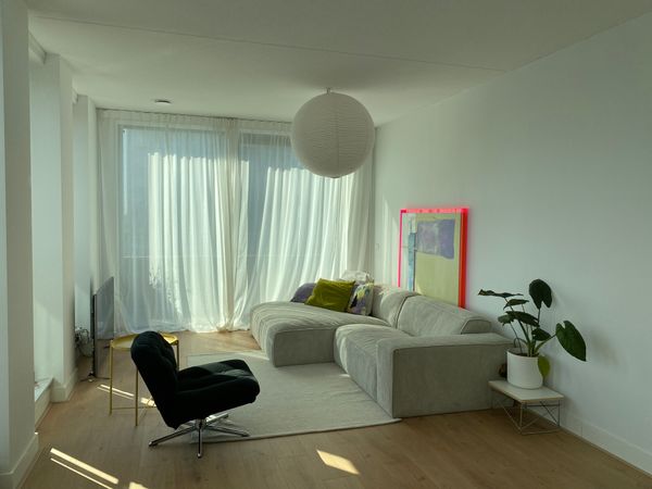 Stylish & Bright Apartment with a Peaceful Vibe