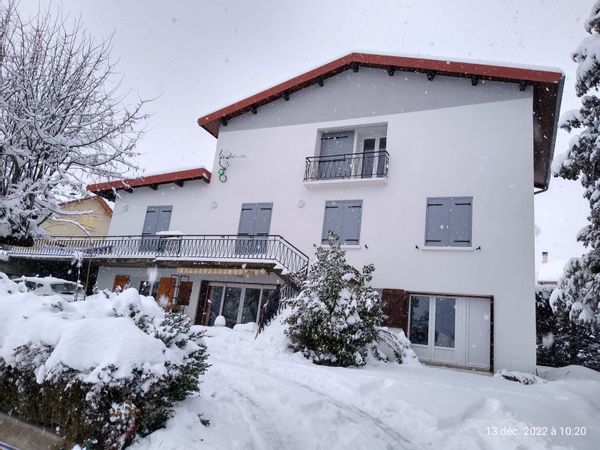 Havre de paix dans les Hautes-Alpes:montagnes ,lac et ville: tout en un!! 2026:GP ou non sim echange