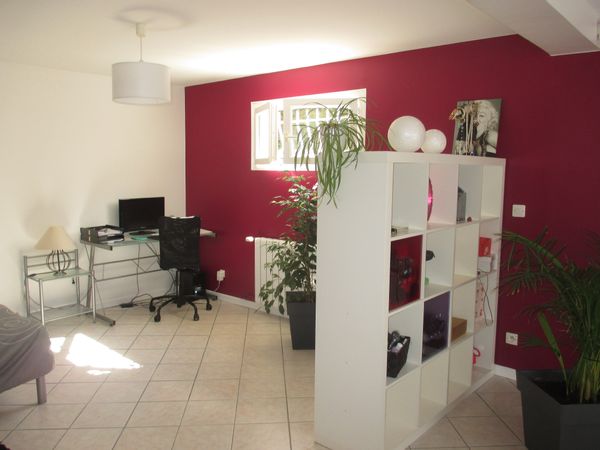 Pièce accolée, lumineuse, indépendante de 50 m2 pour 4/5 personnes avec tout le confort.