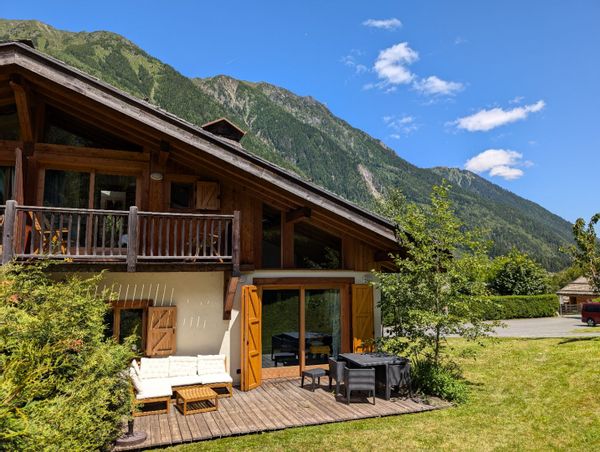 Chalet bossons, close to skiing hiking etc with amazing views of Mont Blanc and the Aiguille du Midi