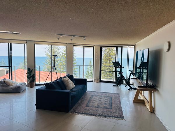 Beach Penthouse - Ocean Views Just Steps To The Beach