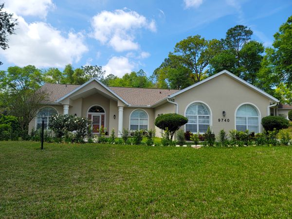 3 Bedroom Executive Home / Salt Water Heated Pool / River Access Nearby
