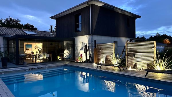 La maison de Seb et Mumu, au milieu des vignobles bordelais, proche de la mer et de Bordeaux.