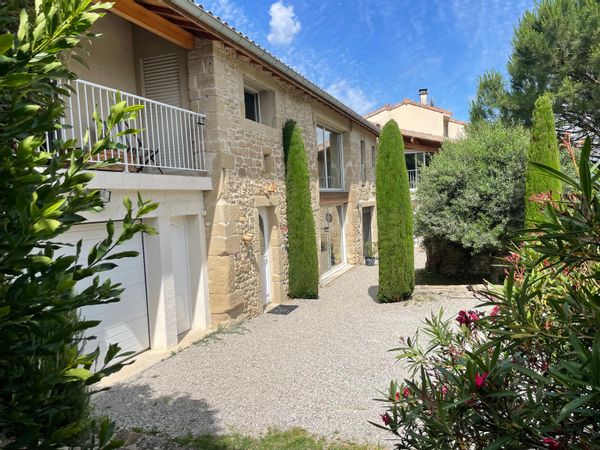 Belle maison en pierres aux portes de la Drôme des Collines et au pied du Vercors