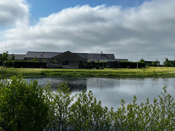 Modern home near lake (Vejle, Denmark,) - 30 mins. from Legoland by car