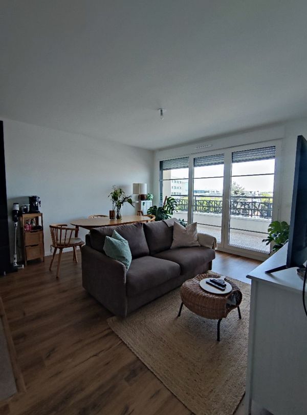 Emna's minimalist flat