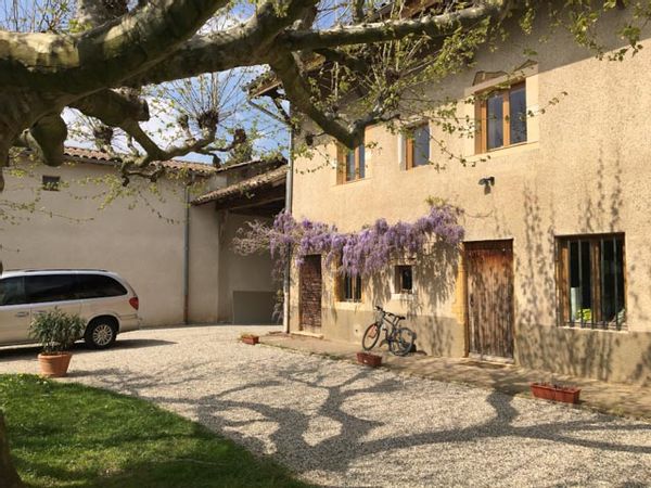 Ancienne ferme restaurée à proximité de Lyon et du Beaujolais