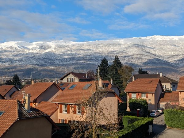 Open for the ski season - Ouvert pour vos vacances d’hiver - 7kms to Station Monts Jura - site de Crozet/Lélex, and 23kms to ski Mijoux - Col de la Faucille