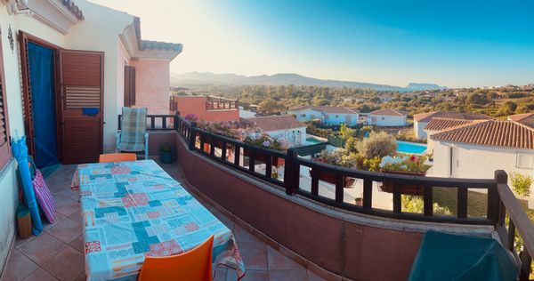 Casa a 900 mt dal mare con una splendida vista sulle spiagge e l'isola di Tavolara