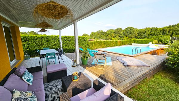 La maison de Cath & Greg avec piscine au coeur du vignoble des Graves